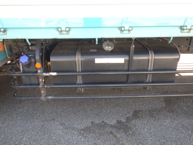 日野プロフィア幌ウイング大型（10t）[写真19]