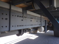 日野プロフィア幌ウイング大型（10t）[写真21]