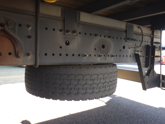 日野プロフィア幌ウイング大型（10t）[写真22]