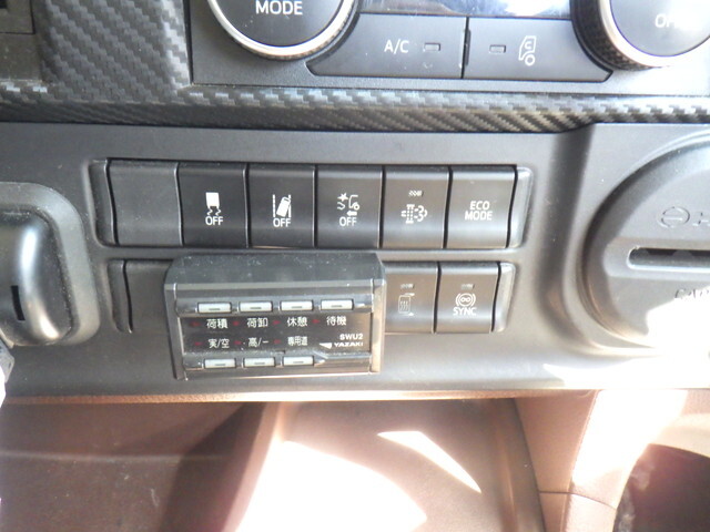 日野プロフィア幌ウイング大型（10t）[写真33]