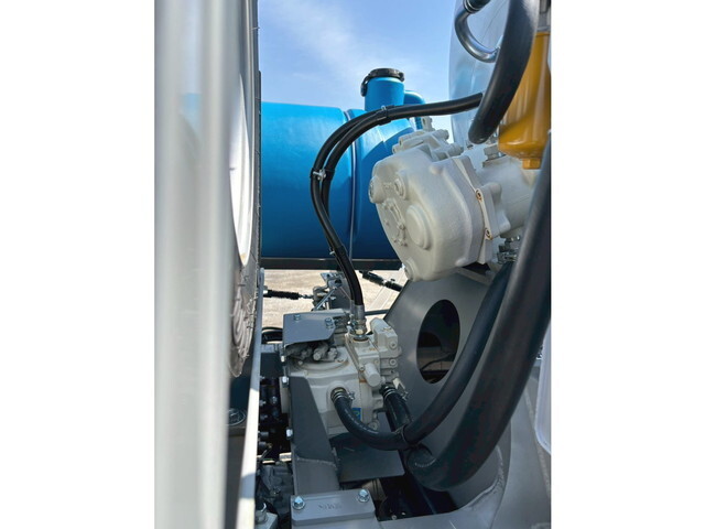 三菱ふそうファイターミキサー車（コンクリートミキサー）中型（4t）[写真28]