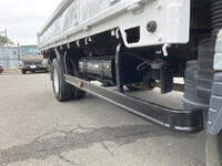 三菱ふそうキャンター平ボディ小型（2t・3t）[写真14]