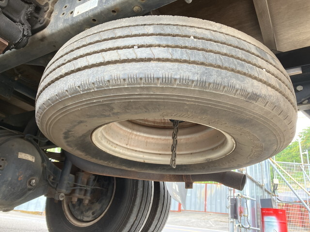 三菱ふそうキャンター平ボディ小型（2t・3t）[写真17]