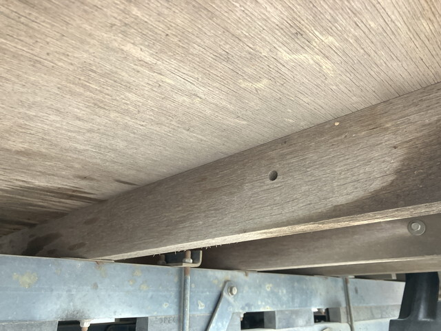 三菱ふそうキャンター平ボディ小型（2t・3t）[写真19]