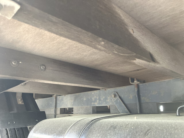 三菱ふそうキャンター平ボディ小型（2t・3t）[写真20]