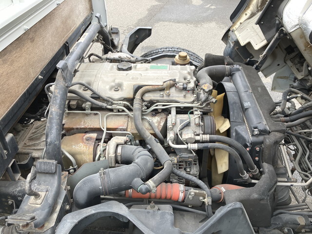 三菱ふそうキャンター平ボディ小型（2t・3t）[写真26]