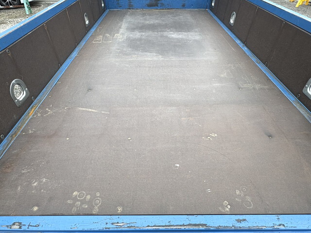 日野デュトロ平ボディ小型（2t・3t）[写真12]