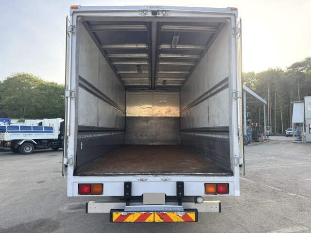 三菱ふそうファイターアルミウイング中型（4t）[写真11]