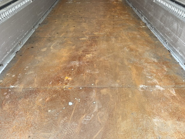 三菱ふそうファイターアルミウイング中型（4t）[写真14]