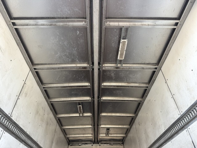 三菱ふそうファイターアルミウイング中型（4t）[写真15]