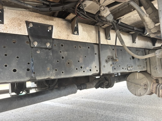 三菱ふそうファイターアルミウイング中型（4t）[写真22]