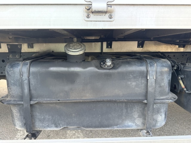 三菱ふそうファイターアルミウイング中型（4t）[写真24]