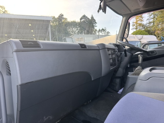 三菱ふそうファイターアルミウイング中型（4t）[写真30]