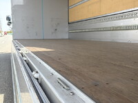 いすゞフォワードアルミウイング中型（4t）[写真13]