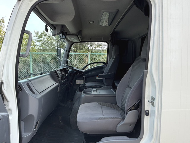 いすゞフォワードアルミウイング中型（4t）[写真17]