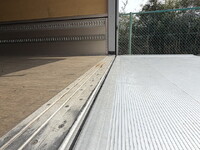 いすゞフォワードアルミウイング中型（4t）[写真24]