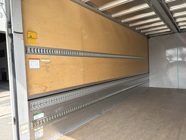 いすゞフォワードアルミウイング中型（4t）[写真25]