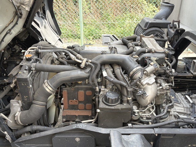 いすゞフォワードアルミウイング中型（4t）[写真28]