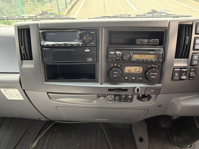 いすゞフォワードアルミウイング中型（4t）[写真37]