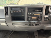 いすゞフォワードアルミウイング中型（4t）[写真38]