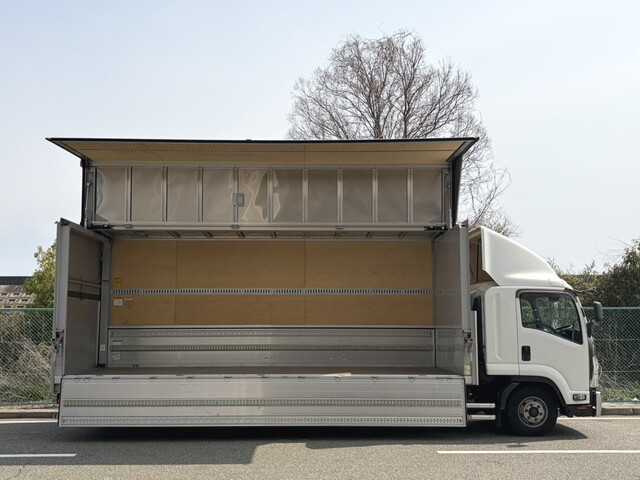 いすゞフォワードアルミウイング中型（4t）[写真06]