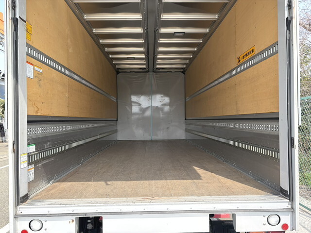 いすゞフォワードアルミウイング中型（4t）[写真08]