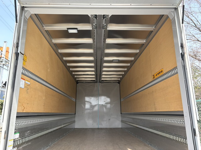 いすゞフォワードアルミウイング中型（4t）[写真09]