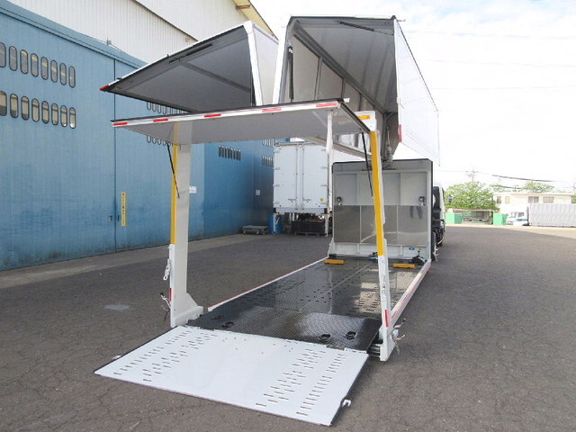 三菱ふそうキャンターキャリアカー小型（2t・3t）[写真12]