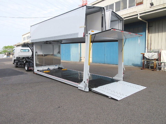 三菱ふそうキャンターキャリアカー小型（2t・3t）[写真02]