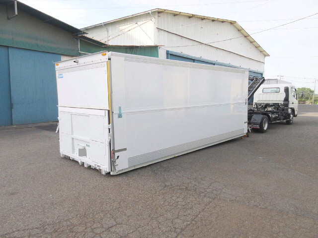 三菱ふそうキャンターキャリアカー小型（2t・3t）[写真09]