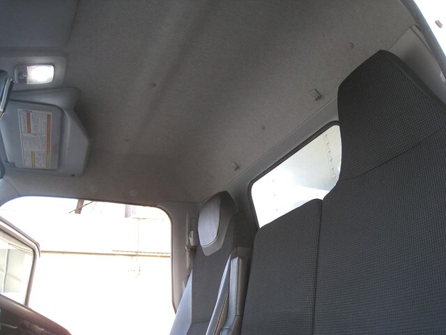 日産アトラスアルミバン小型（2t・3t）[写真13]