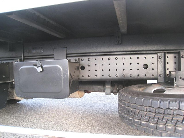 日産アトラスアルミバン小型（2t・3t）[写真16]