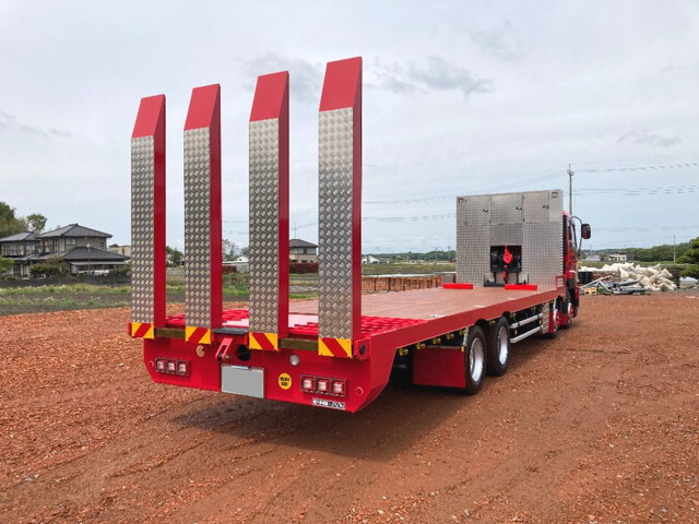 いすゞギガセルフローダー大型（10t）[写真02]