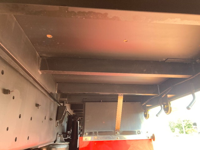 いすゞギガセルフローダー大型（10t）[写真29]