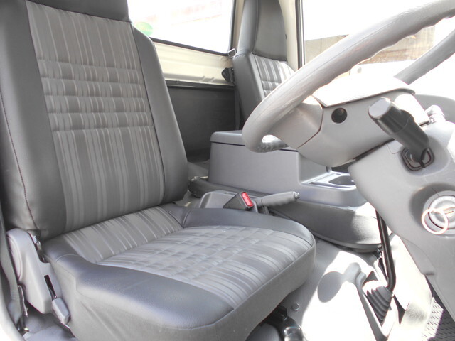 マツダボンゴ平ボディ小型（2t・3t）[写真25]