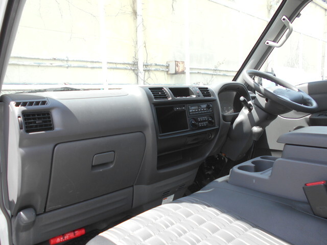 マツダボンゴ平ボディ小型（2t・3t）[写真26]