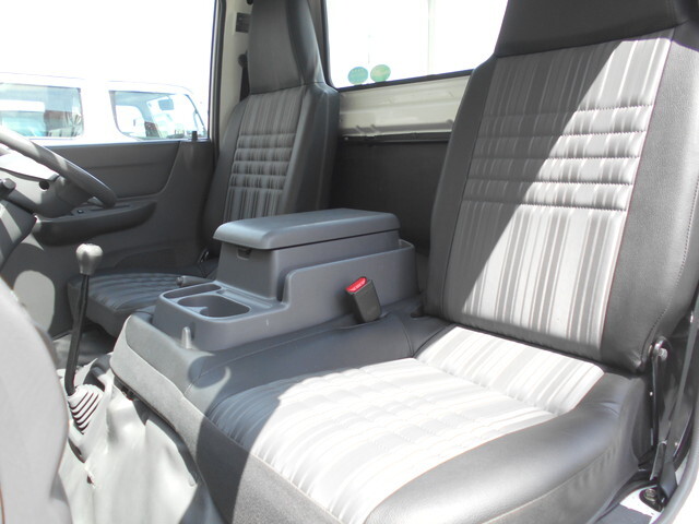 マツダボンゴ平ボディ小型（2t・3t）[写真27]