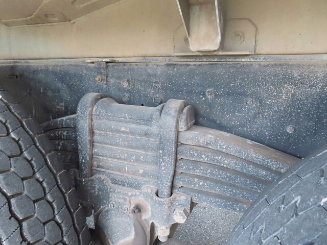 いすゞギガバルク車（粉粒体運搬車）大型（10t）[写真10]