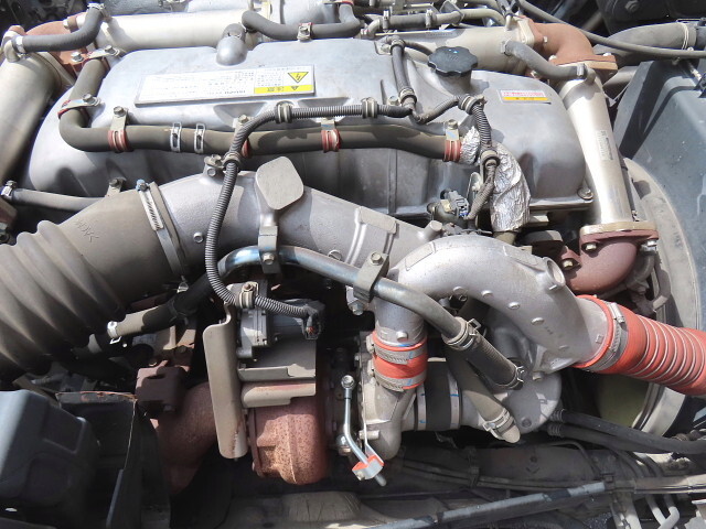 いすゞギガバルク車（粉粒体運搬車）大型（10t）[写真14]