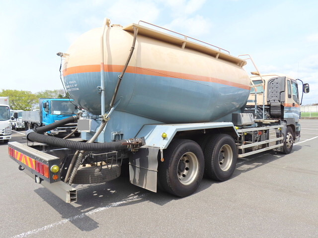 いすゞギガバルク車（粉粒体運搬車）大型（10t）[写真02]