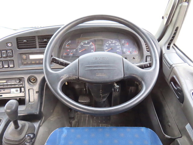 いすゞギガバルク車（粉粒体運搬車）大型（10t）[写真20]