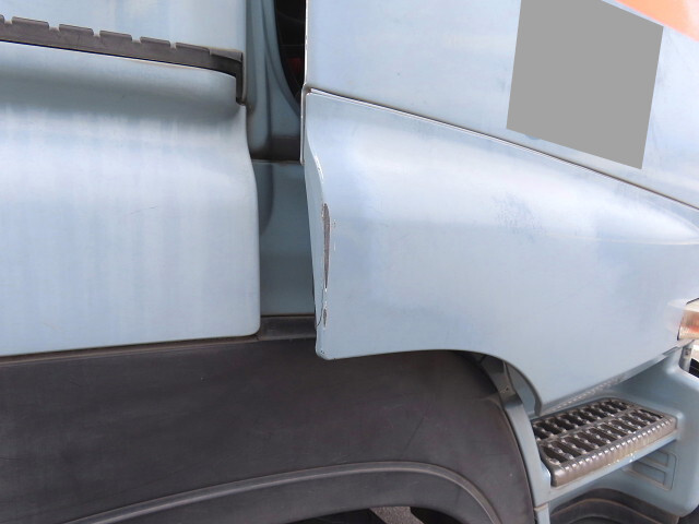 いすゞギガバルク車（粉粒体運搬車）大型（10t）[写真25]