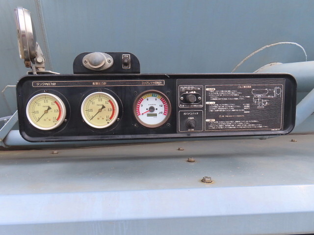 いすゞギガバルク車（粉粒体運搬車）大型（10t）[写真29]