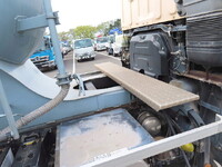 いすゞギガバルク車（粉粒体運搬車）大型（10t）[写真34]