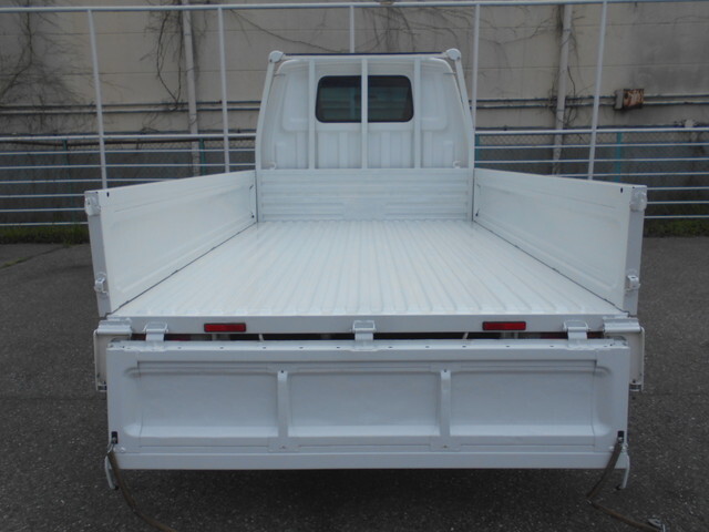 日産バネット平ボディ小型（2t・3t）[写真12]