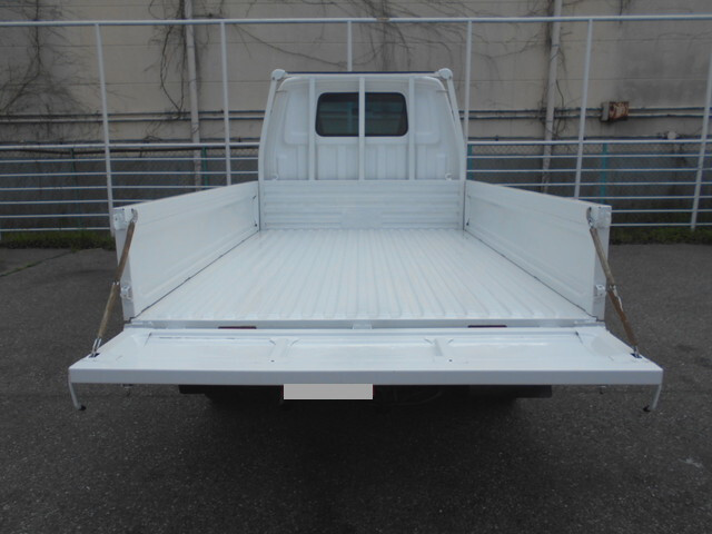 日産バネット平ボディ小型（2t・3t）[写真13]