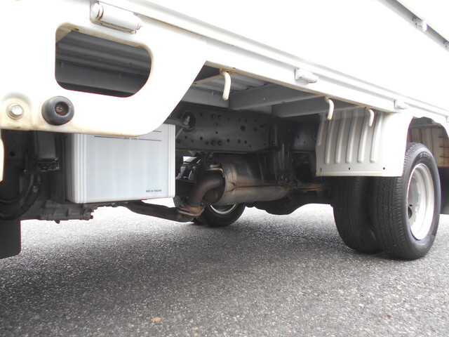 日産バネット平ボディ小型（2t・3t）[写真18]