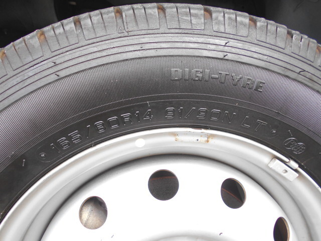 日産バネット平ボディ小型（2t・3t）[写真23]