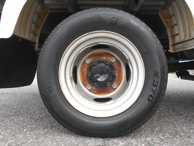 日産バネット平ボディ小型（2t・3t）[写真25]