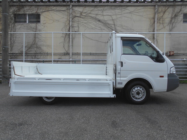 日産バネット平ボディ小型（2t・3t）[写真09]
